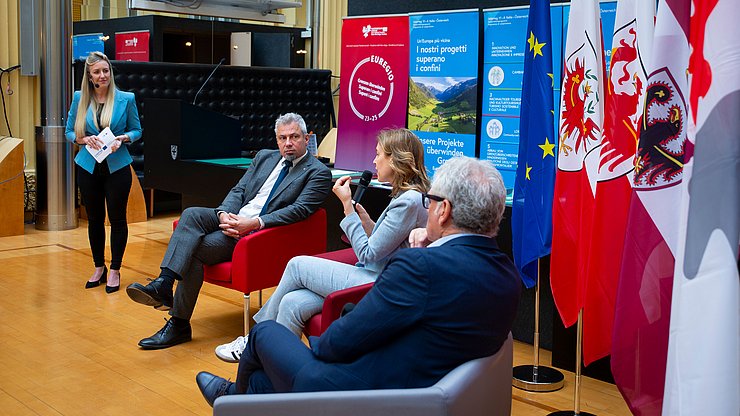 © LPA/Fabio Brucculeri Interviewrunde zur strategischen Bedeutung von Fit4Co für die öffentlichen Körperschaften in Südtirol und für das INTERREG Programm Italien-Österreich