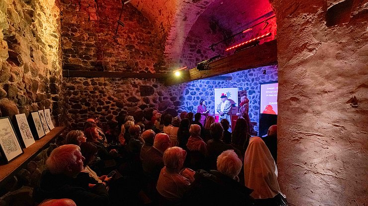 © LPA/Jacopo Coen Das Publikum im voll besetzten Waaghaus-Keller bewies mit seinem Interesse, dass Claudia de' Medici "keine vergessene Heldin Tirols" ist.