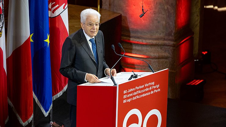 Staatspräsident Sergio Mattarella nutzte den Tag der Autonomie 2026, den 80. Jahrestag des Pariser Vertrags, um den Wert des Abkommens zwischen Italien und Österreich hervorzuheben, das zur Südtirol-Autonomie führte. 