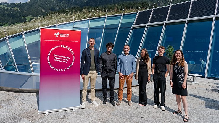 Pest Euregio Tuadëures Jëuni/es 2024: i/la sies finalisć/tes. Da man ciancia, Daniele Marinelli, Ariele Zanfei 1. pest, Roberto Andreotti 2. pest, Nadja Gruber 3. pest, Federico Simeoni, Annika Gnädinger.