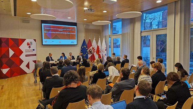 © Euregio Die Europaabgeordneten und Mitorganisatoren Barbara Thaler und Herbert Dorfmann sowie keynote speaker Herald Ruijters.