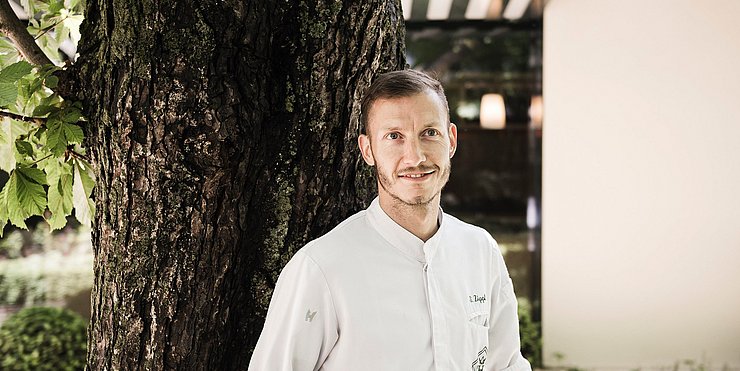 © Hannes Niederkofler Prima falegname, ora chef: Stephan Zippl ha sempre avuto un legame col legno.