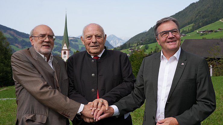 © Euregio/Armin Gluderer 15 Jahre Euregio - Gestern und Heute: Die Gründerväter der Euregio, Lorenzo Dellai (Trentino), Luis Durnwalder (Südtirol) und Günther Platter (Tirol) glauben nach wie vor an den Mehrwert der grenzüberschreitenden Zusammenarbeit in der Euregio.
