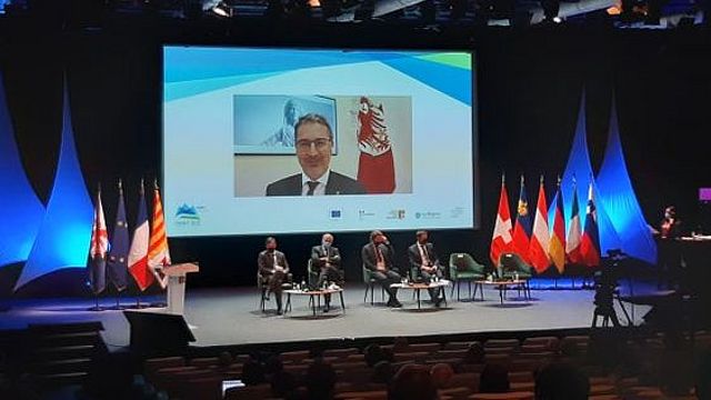 Il presidente della Provincia Kompatscher collegato in video all’evento conclusivo della Presidenza francese di Eusalp