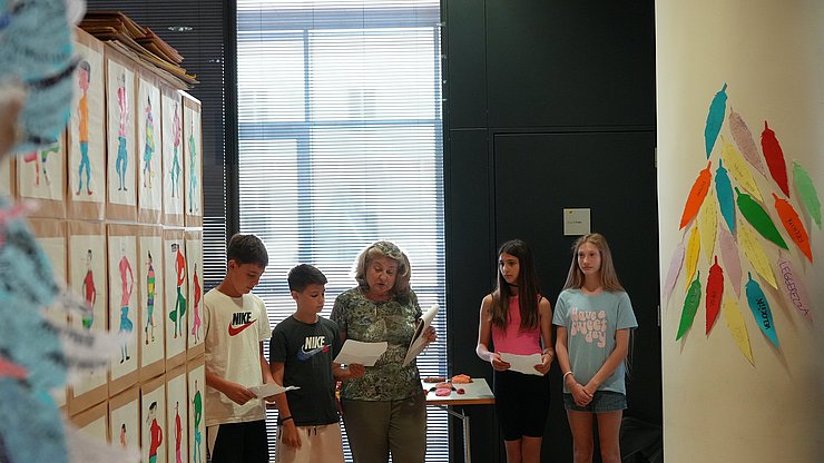 Im zweiten Teil der Veranstaltung stellten Schülerinnen und Schüler verschiedener Schulen ihre Arbeiten und Überlegungen vor.