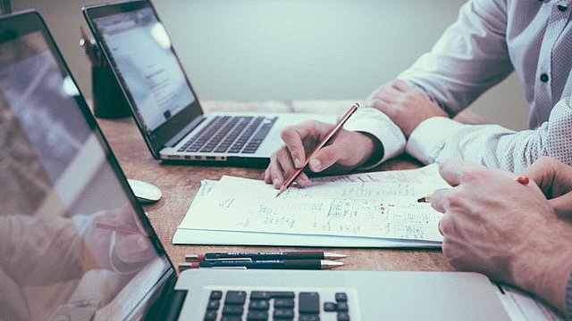 © Unsplash Die Euregio hat die Qualität der Arbeitsplätze über 4500 Telefoninterviews in Tirol, Südtirol und Trentino durchgeführt. Die Ergebnisse werden nun in den drei Ländern vorgestellt.