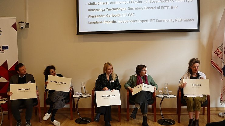 Foto dei workshop e dell'evento presso la sede della Euroregione Tirolo-Alto Adige-TrentinoFoto dei workshop e dell'evento presso la sede della Euroregione Tirolo-Alto Adige-Trentino