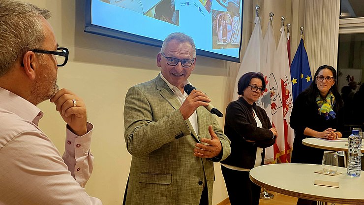 Birger Rudisch beantwortet eine Frage in der abschließenden Diskussionsrunde