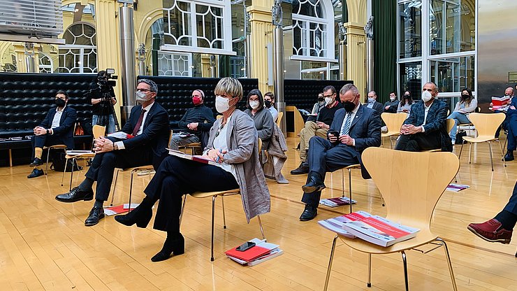 [Translate to Italiano:] Vorstellung Kompetenzmonitor im Landhaus 1 in Bozen am 23. März 2022