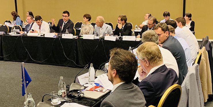 Teilnehmer des EVTZ-Plattformtreffens 2019 während einer Arbeitssitzung.