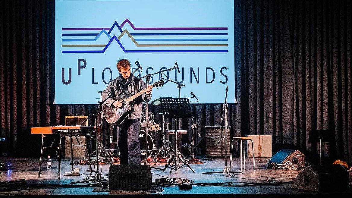 © Uploadsounds/Elisa Vettori 3° posto per il cantautore Rico di Trento