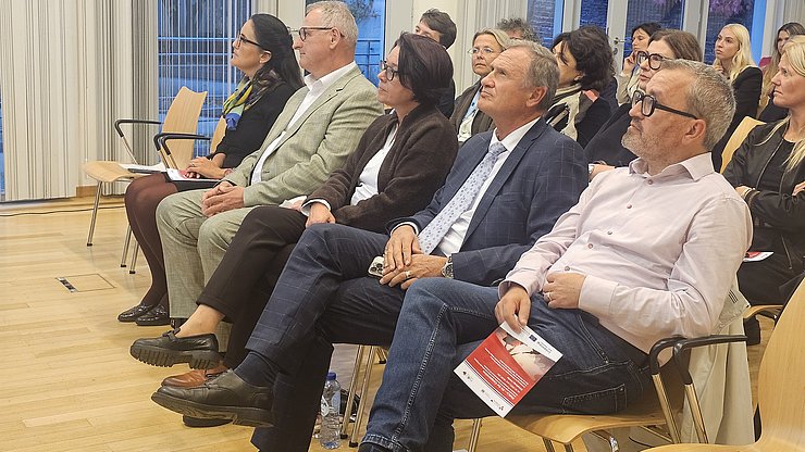 Die Referent:innen der Veranstaltung in der Gemeinsamen Vertretung, v.l.n.r.: Veronika Meyer, Birger Rudisch, Sonja Ledl-Rossmann, Richard Seeber, Markus Leimegger.