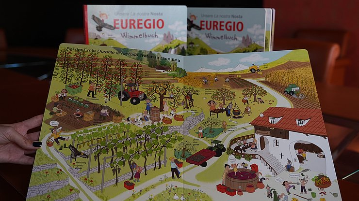 Innenansicht einer Detailseite des Euregio-Wimmelbuchs