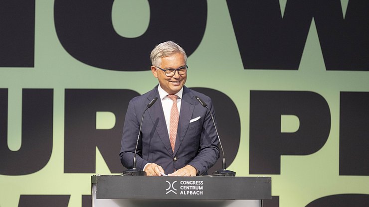 © Land Tirol/Sedlak EU-Kommissar Magnus Brunner: "Für ein handlungsfähiges und geeintes Europa brauchen wir starke Regionen - das ist auch in den nächsten, für Europas Zukunft entscheidenden Monaten wichtig."