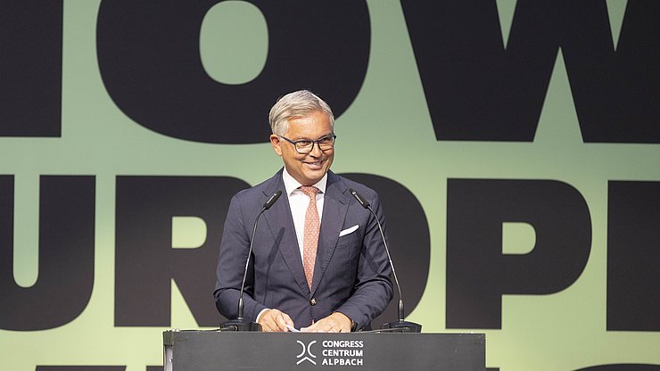 Il commissario europeo Magnus Brunner: Per un’Europa unita e in grado di agire abbiamo bisogno di Regioni forti: questo è importante anche nei prossimi mesi, che saranno decisivi per il futuro dell’Europa.