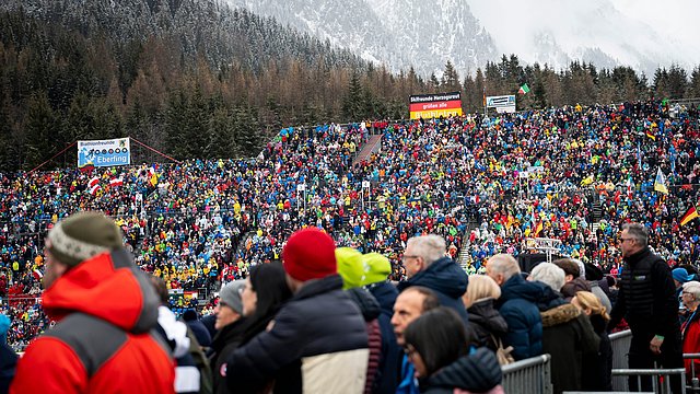 La Südtirol Arena Alto Adige ie njenieda per uspité la garejedes de biathlon dl apuntamënt che ie dan porta di Juesc Olimpics da d’Inviern de Milan-Cortina 2026.