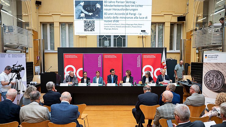 © LPA/Fabio Brucculeri Unter dem Titel 80 Jahre Pariser Vertrag – Minderheitenschutz im Lichte neuer Herausforderungen diskutierten Expertinnen und Experten aus Wissenschaft, Politik, Justiz, Verwaltung und Praxis über die Zukunft des Minderheitenschutzes in Südtirol.