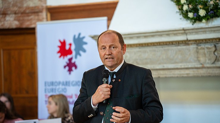 Tirols Landeshauptmannstellvertreter Geisler: "Mit dem Euregio-Ring erweist sich das land- und hauswirtschaftliche Bildungswesen als Vorbild für die Pflege der kulturellen Identität im Euregio-Gebiet".