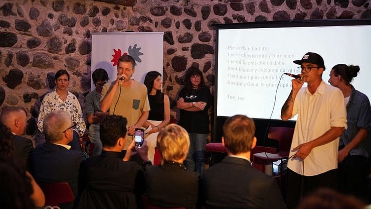 Diverse forme di espressione artistica al Giovedì culturale dell'Euregio: esibizione del gruppo rap “Cooperaziun Planta” della Val Badia 
