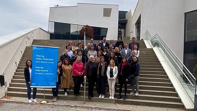 © LPA Der grenzübergreifende Begleitausschuss des Kooperationsprogramms Interreg Italien-Österreich 2021-2027 hat in Villach in Kärnten seine Arbeit aufgenommen.