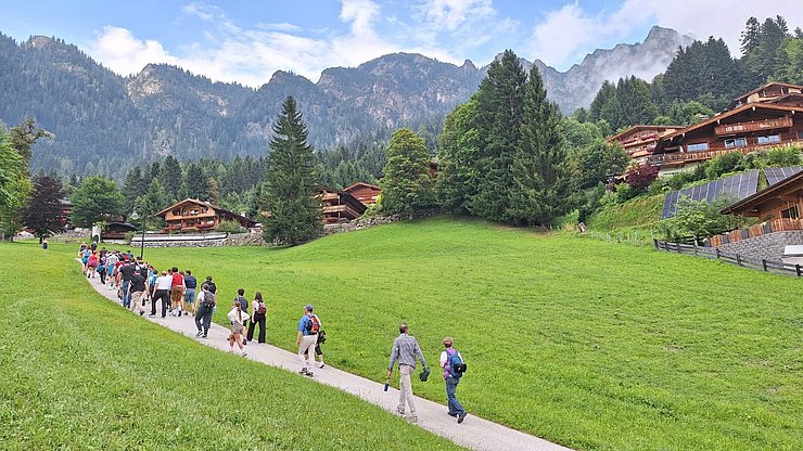 3. Etappe der Euregio-Akademie 2025 in Alpbach: Wanderung zur Bischofer-Käsalm