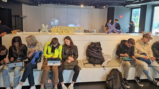 © Euregio Schülerinnen und Schüler auf ihrem Besuch in Brüssel
