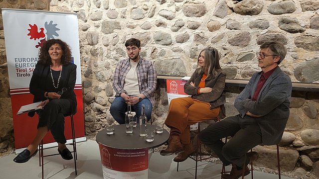 © Euregio Parlando del Consiglio delle cittadine e dei cittadini: Sabina Frei, Justin Mine, Jutta Telser e Stefan Frötscher (da sinistra)