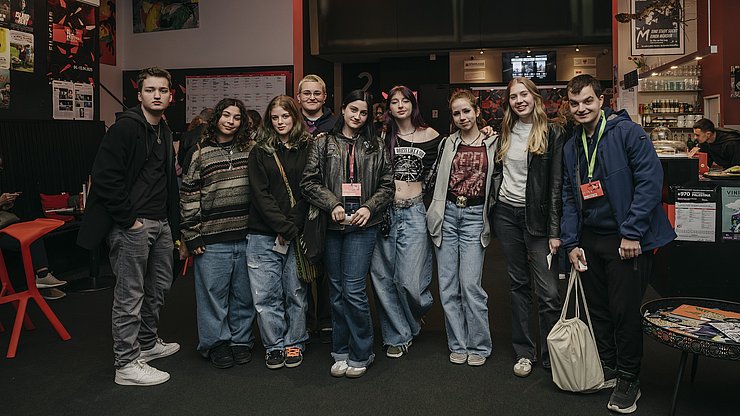 Die EuregioYoungJury 2025 bei der Arbeit im Rahmen des 38. Filmfestivals Bozen