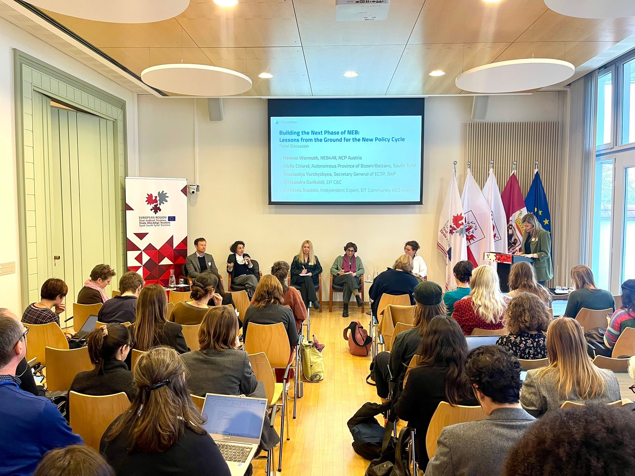Fotos der Workshops und Veranstaltung in der Vertretung der Europaregion Tirol-Südtirol-Trentino