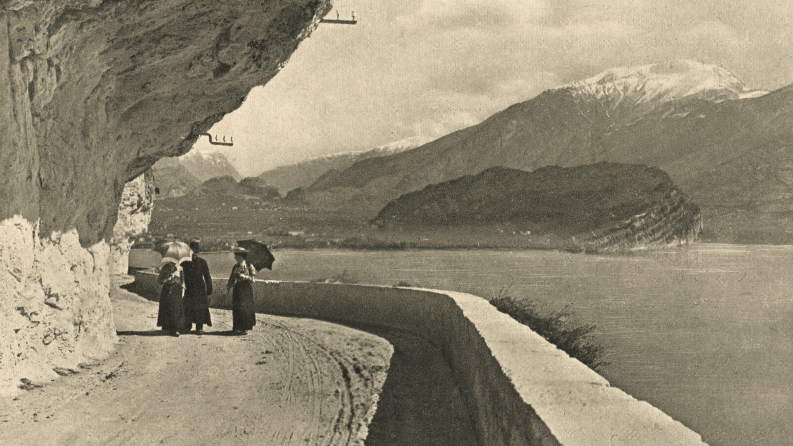Ansichtskarte der Ponalestraße am nördlichen Westufer des Gardasees, die Riva del Garda mit dem Val di Ledro verbindet